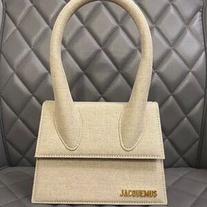 Jacquemus The Medium Chiquito